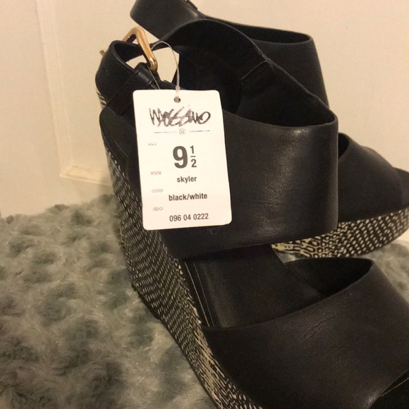 Black Wedges - Picture 2 of 2